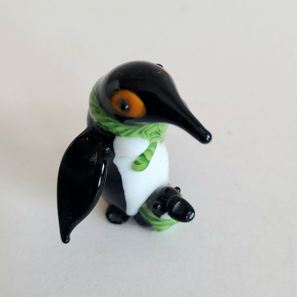 Glass Penguin with baby figurine. - Picture 3 of 11